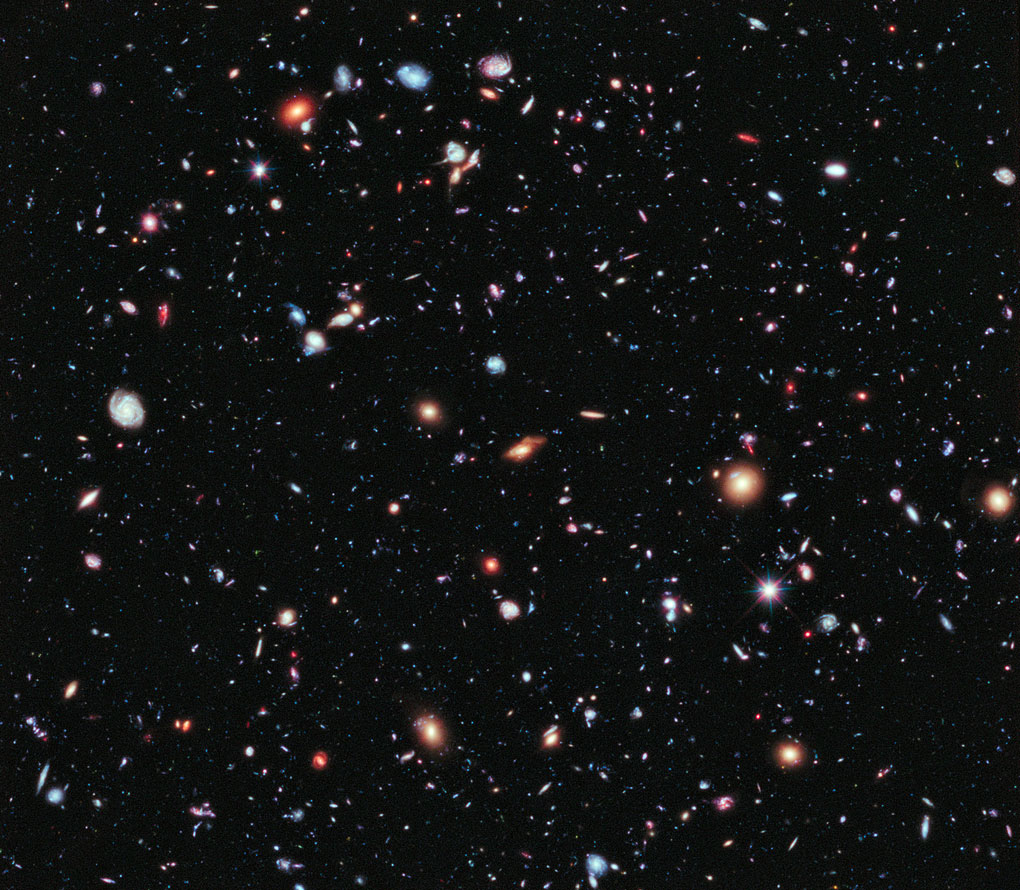 Hubble Ekstrem Derin Alanı. 10 yıllık verilerle bir araya getirilen görüntü, 10 bin galaksi içeriyor. 