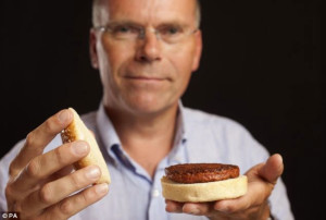 Maliyeti 300 bin dolara gelen ilk yapay burger.