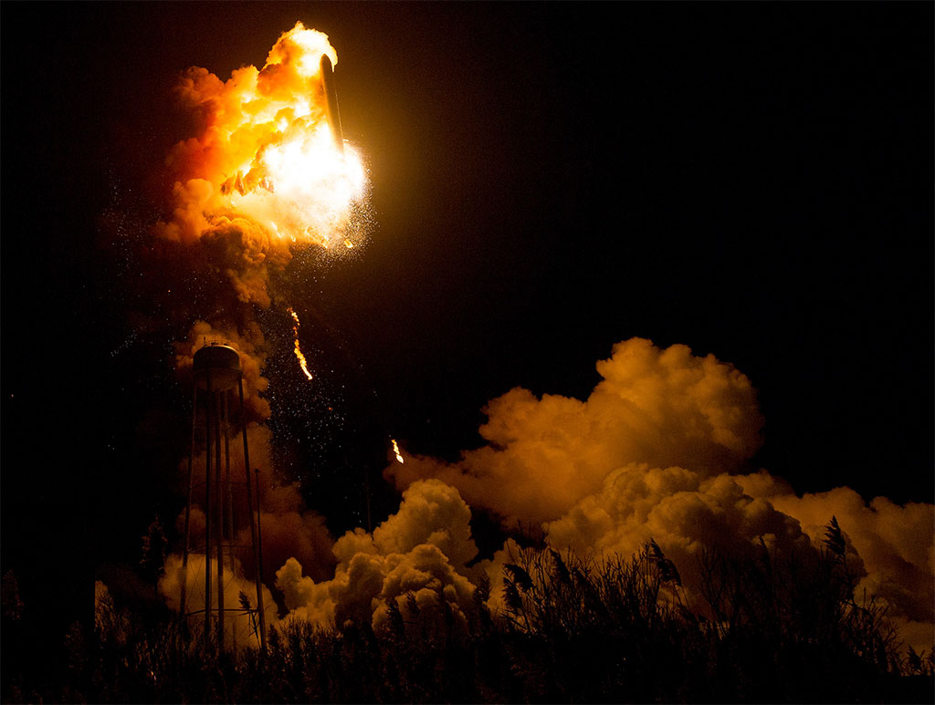 Antares roketinin HD patlama görüntüleri