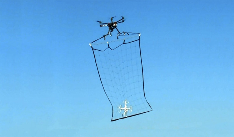 Tokyo polisinden avcı drone