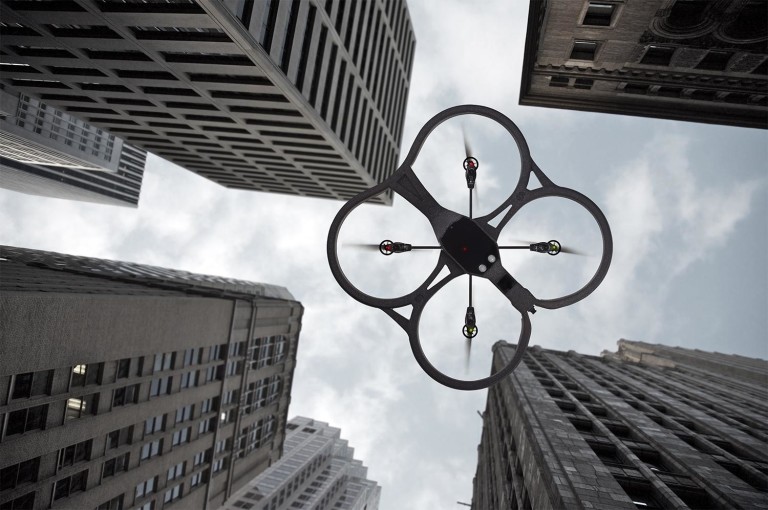 Dubai dünyanın milyon dolarlık ilk drone yarışını düzenliyor