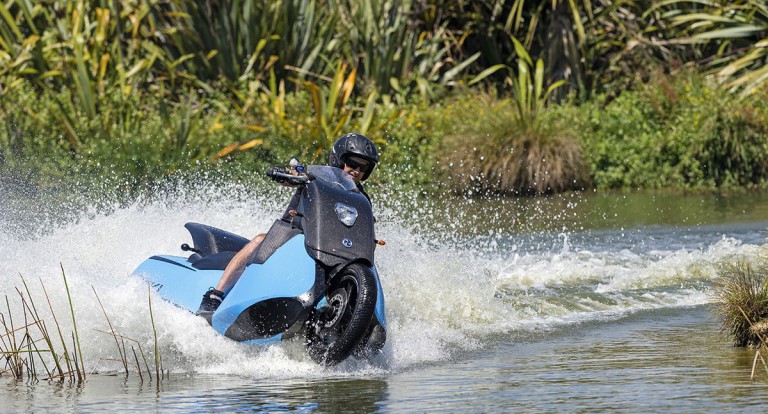 5 saniyede jet ski’ye dönüşebilen motorsiklet