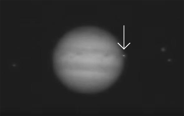 Jüpiter’e göktaşı çarpma anı teleskoba yakalandı