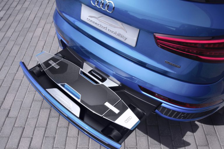 Audi tamponunda gizli elektrikli kaykay
