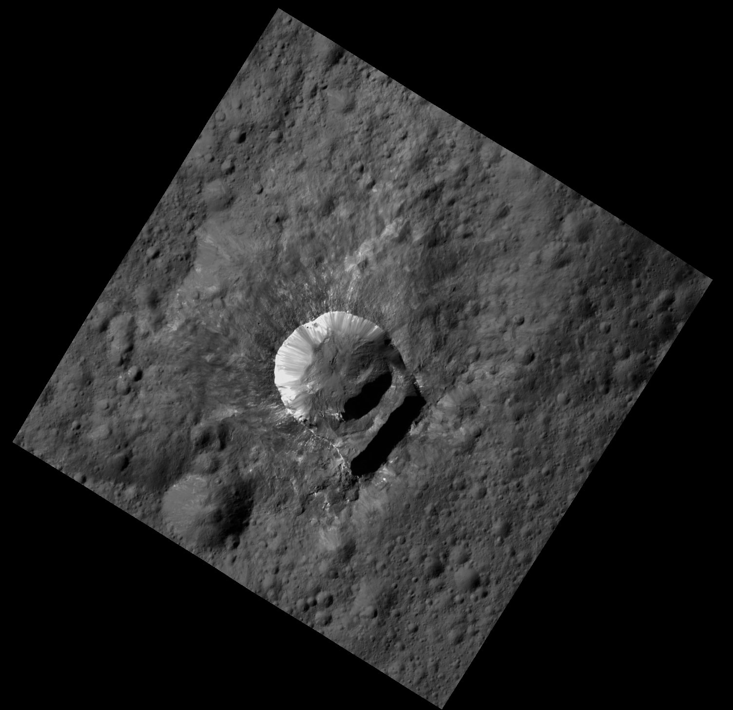Oxo krateri. [NASA/JPL-Caltech/UCLA/MPS/DLR/IDA/PSI]