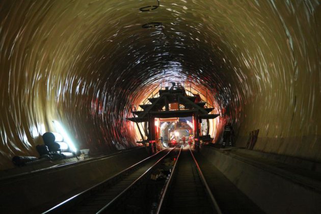 tunnel 04