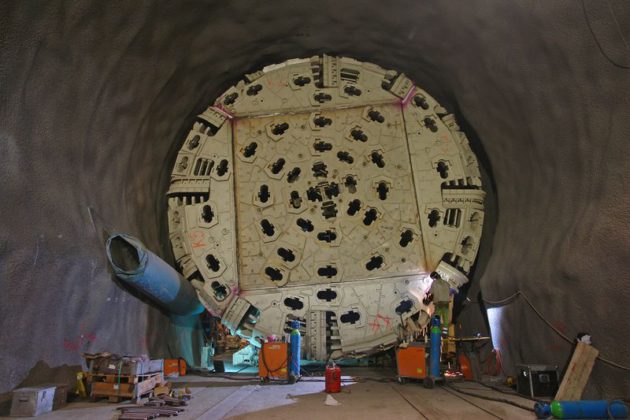tunnel 06