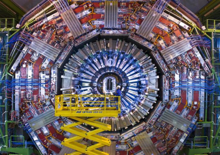 CERN’de yeni parçacık arayışları