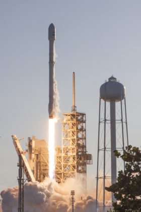 spaceX ces 33616913111 cf7f4d9b7c k