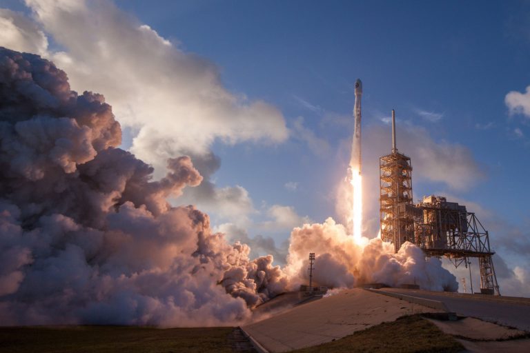 SpaceX 4,425 uydudan oluşacak internet ağı için ilk ateşlemeyi 2019’da yapacak