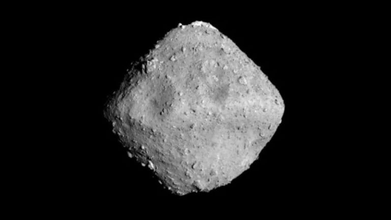 Hayabusa 2 uzay aracı Ryugu asteroidinin yörüngesine ulaştı
