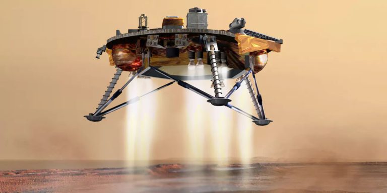 Mars’a inmeyi başaran uzay araçlarının gönderdiği ilk fotoğraflar