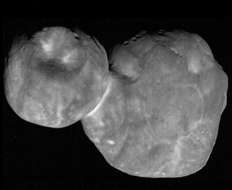 New Horizons uzay aracı Ultima Thule’un en net fotoğraflarını gönderdi