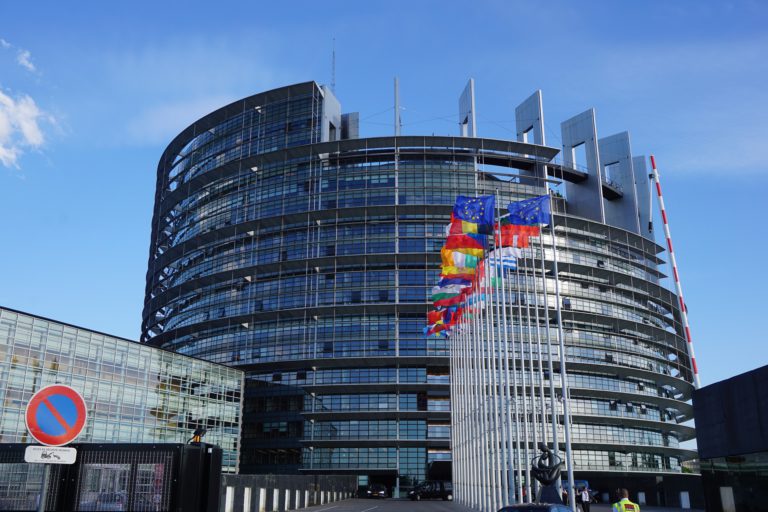 Avrupa Parlamentosu Kararıyla İnternette “Karanlık Çağ” Başlıyor