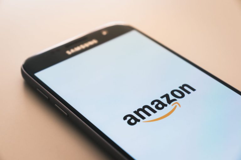 Amazon Yapay Zeka Kullanarak Verimi Düşük Çalışanları İşten Çıkardı