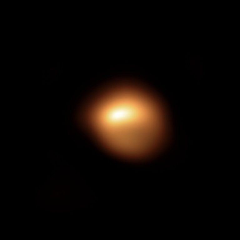 betelgeuse cosmic egg ESO ESA dijitalx