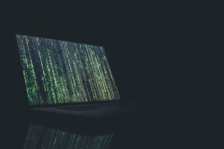 Siber Korsanları Bilgisayar Ağına Girmeden Yakalayan Girişim: StrixEye