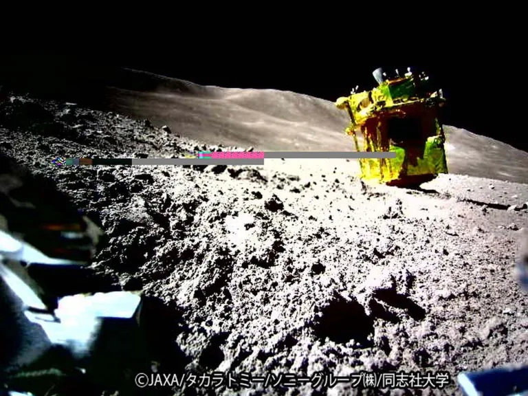 Japonya ‘baş aşağı’ duran Ay gözlem aracı ile tekrar temas sağladı